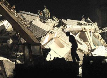  Chinese officials say an experimental earthquake alert system will be able to send out warnings seconds before a quake strikes.