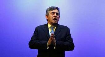 Britain's Prime Minister Gordon Brown delivers his address to the Royal College of Nurses congress in Harrogate, northern England, May 11, 2009. REUTERS/Phil Noble