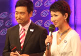 决赛第一天，主持人首度亮相