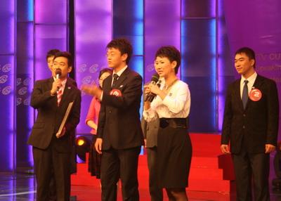 决赛三号选手施宇鹏获“现场人气最旺奖”