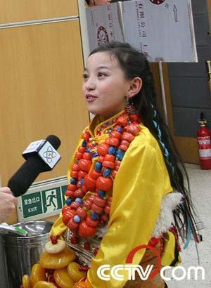 Beautiful actors with colorful costumes
