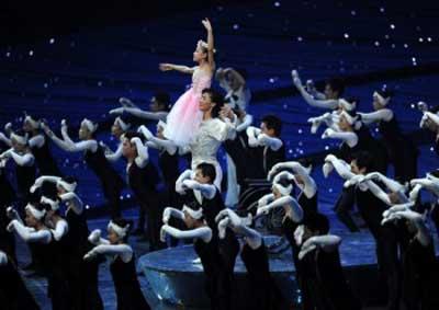 Li Yue performs the dance Never-ending Steps in the opening ceremony of the Beijing Paralympics. (Photo credit: Liao Yujie, Xinhua Photo)