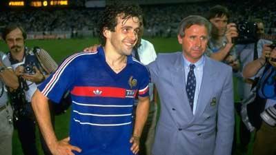 Michel&nbsp;Platini&nbsp;(left)&nbsp;and&nbsp;coach&nbsp;Michel&nbsp;Hidalgo&nbsp;celebrate&nbsp;their&nbsp;victory&nbsp;in&nbsp;1984&nbsp;(&copy;Getty&nbsp;Images)&nbsp;