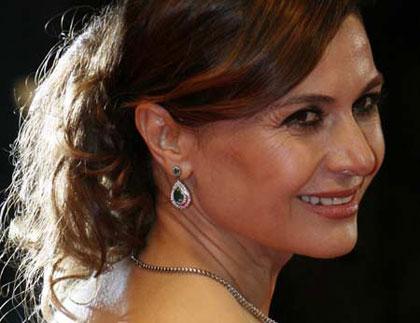 Cast&nbsp;member&nbsp;Hatice&nbsp;Aslan&nbsp;arrives&nbsp;before&nbsp;the&nbsp;screening&nbsp;of&nbsp;"Uc&nbsp;Maymun"&nbsp;by&nbsp;Turkish&nbsp;director&nbsp;Nuri&nbsp;Bilge&nbsp;Ceylan&nbsp;at&nbsp;the&nbsp;61st&nbsp;Cannes&nbsp;Film&nbsp;Festival&nbsp;May&nbsp;16,&nbsp;2008.&nbsp;(Xinhua/Reuters&nbsp;Photo)