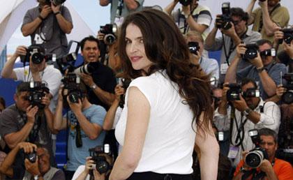 Cast&nbsp;member&nbsp;Julia&nbsp;Ormand&nbsp;poses&nbsp;during&nbsp;a&nbsp;photocall&nbsp;for&nbsp;the&nbsp;film&nbsp;"Surveillance"&nbsp;by&nbsp;U.S.&nbsp;director&nbsp;Jennifer&nbsp;Lynch&nbsp;at&nbsp;the&nbsp;61st&nbsp;Cannes&nbsp;Film&nbsp;Festival&nbsp;May&nbsp;21,&nbsp;2008.(Xinhua/Reuters&nbsp;Photo)