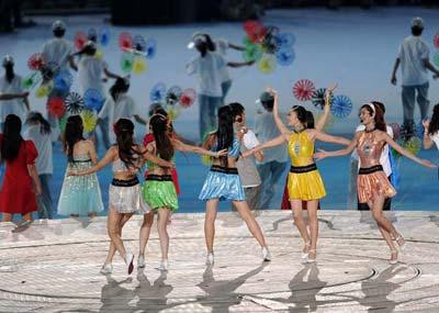 Artists&nbsp;perform&nbsp;ahead&nbsp;of&nbsp;the&nbsp;Beijing&nbsp;2008&nbsp;Olympic&nbsp;Games&nbsp;closing&nbsp;ceremony&nbsp;in&nbsp;the&nbsp;National&nbsp;Stadium,&nbsp;or&nbsp;the&nbsp;Bird's&nbsp;Nest,&nbsp;in&nbsp;Beijing,&nbsp;capital&nbsp;of&nbsp;China,&nbsp;Aug.&nbsp;24,&nbsp;2008.&nbsp;(Xinhua/Li&nbsp;Ziheng)