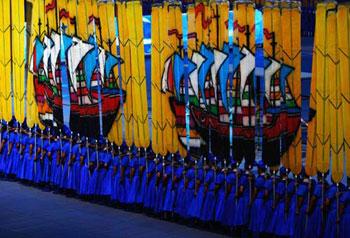 Performers&nbsp;with&nbsp;sailing&nbsp;boats&nbsp;