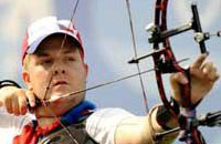 David Drahoninsky wins men&acute;s individual compound W1 gold