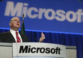 Microsoft CEO Steve Ballmer speaks to shareholders at the Microsoft annual shareholders meeting in Bellevue, Washington, Nov. 19, 2008. Microsoft's display of a hardware and software platform for the next generation of more useful and flexible household objects, appliances and accessories has become one of the highlights. (Xinhua/Reuters Photo)