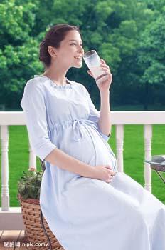 Pregnant women who develop breast cancer do not have worse odds of death or of cancer returning than other young breast cancer patients.