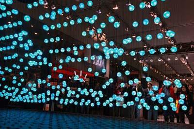 Visitors watch a presentation about cloud computing at the IBM booth at the CeBIT IT trade show in Hanover, Germany, March 4, 2009. The world's biggest IT trade show CeBIT was opened here Tuesday with special highlights on 