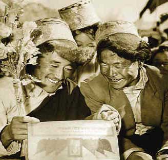 L´histoire des serfs tibétains  <br>  <a></a><br><font color=blue><b>[Vidéo complète]:</b></font> <a href=http://www.cctv.cn/program/journal/20090309/100557.shtml><em><font color=blue>300k</font></em></a>,<a href=http://xizang.cctv.cn/20090311/108282.shtml><em><font color=blue>500k</font></em></a>,<a href=http://xizang.cctv.cn/20090311/108258.shtml><em><font color=blue>700k</font></em></a><br><a></a><font color=blue><b>[Télécharger]:</b></font><a href=http://xizang.v.cctv.cn/2009/03/xizang_null_20090311_80_wmv700.wmv><em><font color=blue>700k</font></em></a>,<a href=http://xizang.v.cctv.cn/2009/03/xizang_null_20090311_80_wmv2M.wmv><em><font color=blue>2m</font></em></a>  <br> <a href=http://www.cctv.cn/francais/special/reformestibet/03/03/index.shtml><font color=red> <h4> ** Voir toutes les épisodes >> </h4></font></a>