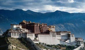 <center><b>50 ans de réforme démocratique au Tibet - Chapitre II: le temps des réformes</b></center> <center><a></a><font color=blue><b>Vidéo:</b></font> <a href=http://xizang.cctv.cn/20090326/100686.shtml><em><font color=blue>500k</font></em></a>,<a href=http://xizang.cctv.cn/20090326/100679.shtml><em><font color=blue>700k</font></em></a><br><a></a><font color=blue><b>Télécharger:</b></font> <a href=http://xizang.v.cctv.cn/2009/03/xizang_null_20090326_2_wmv700.wmv><em><font color=blue>700k</font></em></a>,<a href=http://xizang.v.cctv.cn/2009/03/xizang_null_20090326_2_wmv2M.wmv><em><font color=blue>2m</font></em></a></center>