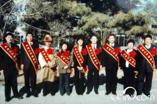 王瑛获“先进工作者标兵”称号